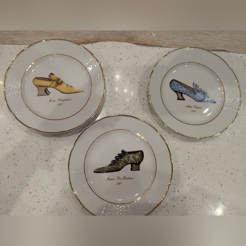 Set of 3 talian Email de Limoges dessert plate Green Fashion Shoe design Vintage